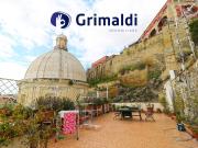 Via Chiatamone 9 vani 224mq