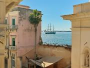 VIA DEI CANDELAI 44 7 vani 191mq