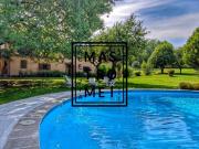 Via della Chiesa GRAGNANO 9 vani 400mq