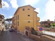 Via della Fontana 18 trilocale 90mq