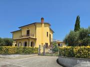 Via delle Vigne 13 vani 220mq