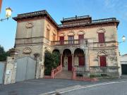 Via Garibaldi 37 14 vani 478mq