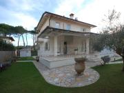 Via Goldora 27 10 vani 200mq