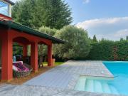 Via Madonna della Motta 1 13 vani 438mq