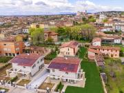 Via Maifreni 6 vani 246mq