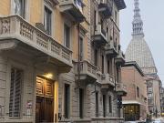 Via Montebello 30 44mq