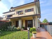 via P. Mascagni 10 quadrilocale 220mq