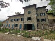 Via Passo del Lupo 3/5 6 vani 142mq