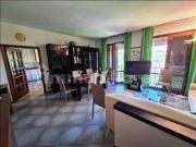 Via Pisacane, vendesi bellissimo appartamento di mq 200...