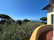 Via Privata delle Palme, ampio appartamento vista mare