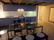 Via San Vitale bilocale 65mq