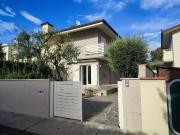 via Ungaretti MARINA DI PIETRASANTA 5 vani 110mq