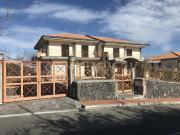 via Vincenzo Ricca 7 vani 300mq