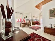 Via Vittorio Veneto 8 vani 220mq