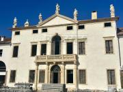 Via Zuccola 37 14 vani 803mq