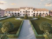 Via Zuccola 33 5 vani 155mq