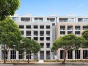 Vibrant penthouse with marvellous finishes in a prized...