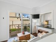 Vibrant Studio Apartment Moments From Cottesloe Beach