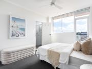 Vibrant upper floor oasis with breathtaking district &...