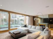 Vicarage Gate, London, 3 Bedroom Apartment