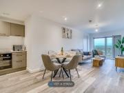 Vicarage Grove, Eccles M30, 2 bed flat to rent, £2,425...