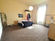 Victoria Road, Hyde Park, 2 Bedroom Flat