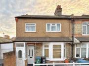 Victoria Road, Watford, 2 Bedroom Maisonette