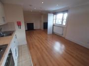 Victoria SW1V Nr Station, Spacious S/C Flat