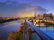 Vida Apartments Modern, spacious and absolute riverfront!