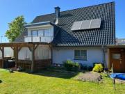 Viel Platz und modern: Ein bis Zweifamilienhaus in...