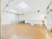 Viel Schaufensterfläche in der Passage zum Stein