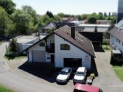 Vielfältig nutzbare Gewerbeeinheit inkl. zwei Wohnungen...