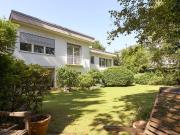 Vielseitig nutzbares Haus auf zwei Ebenen in bester Lage...