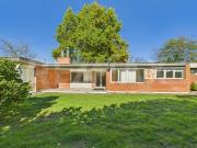 Vielseitiges Einfamilienhaus mit grossem Garten in...