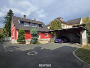 Vielseitiges Einfamilienhaus mit Pool, Garagen und...