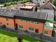 Vielseitiges Wohnhaus mit drei Einheiten in zentraler...