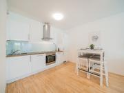 Vienna Central Apartment with private garden, fitness...