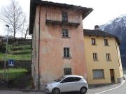 vier Dorfhäuser mit grossem Umschwung / quattro case nel...