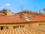 Vieux Nice: Beau 2 pièces rénové au dernier étage