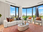 VIEWS OVER HYDE PARK & LUXURY LIVING IN 'KING &...