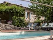 Vignoble avec piscine