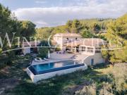 Vignoble avec piscine