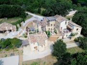 Vignoble avec piscine