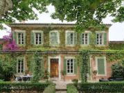 Vignoble avec piscine et dépendances