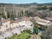 Vignoble avec piscine et dépendances