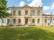 Vignoble avec piscine et dépendances