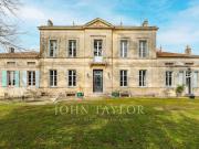 Vignoble avec piscine et dépendances