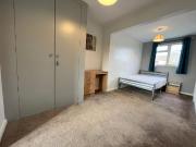 Viking, Bracknell, Berkshire RG12, Room to rent, £700...