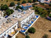 Moradia moderna com 3 quartos, piscina privada e estúdio...