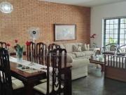 Vila Santa Cruz, Casa com 03 dormitórios, 02 vagas de...